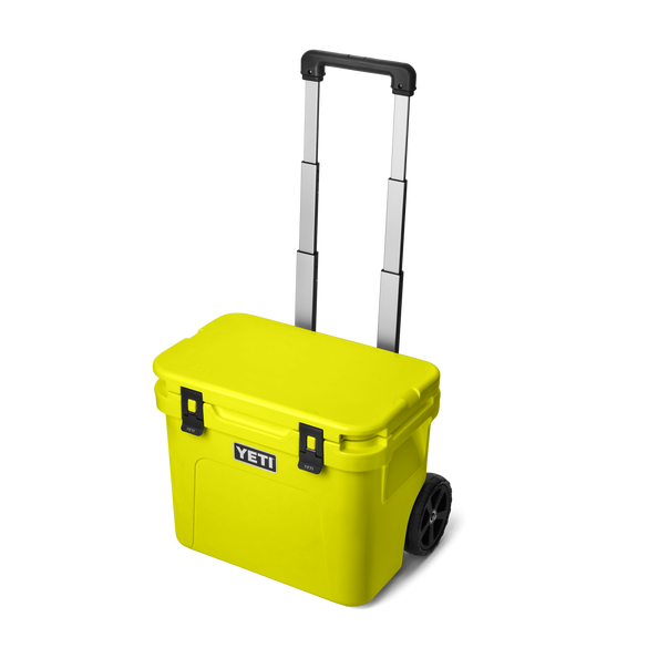 YETI RoadieĀ® 32 Wheeled Cool Box Firefly Yellow