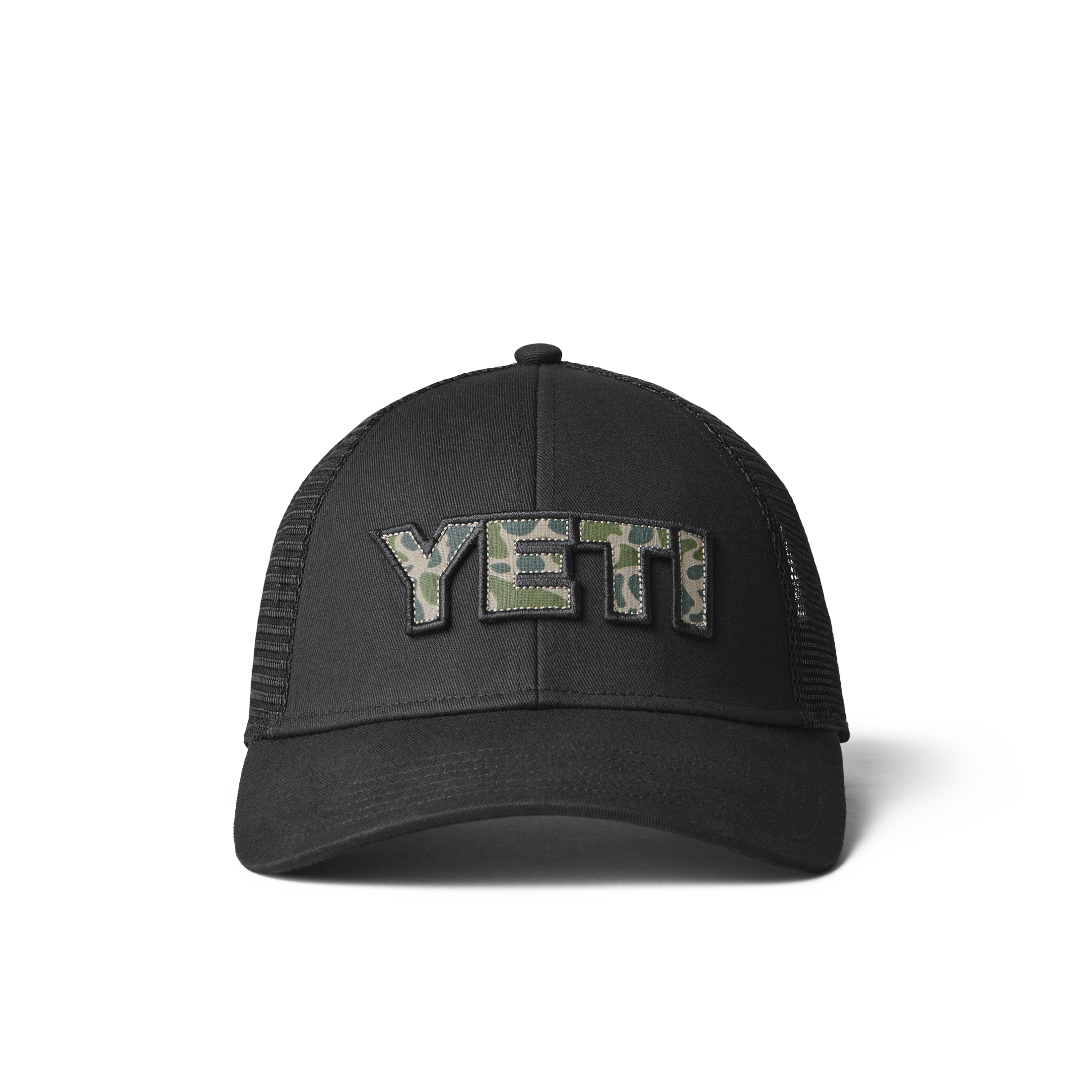 YETI Camo Logo Badge Trucker Hat YETI EUROPE