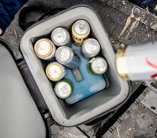 https://eu.yeti.com/cdn/shop/files/YETI_Thin_Ice_Cooler_Accessories_Product_Overview_Image_Impact_Resistant-1x.jpg?v=1659644881&width=550
