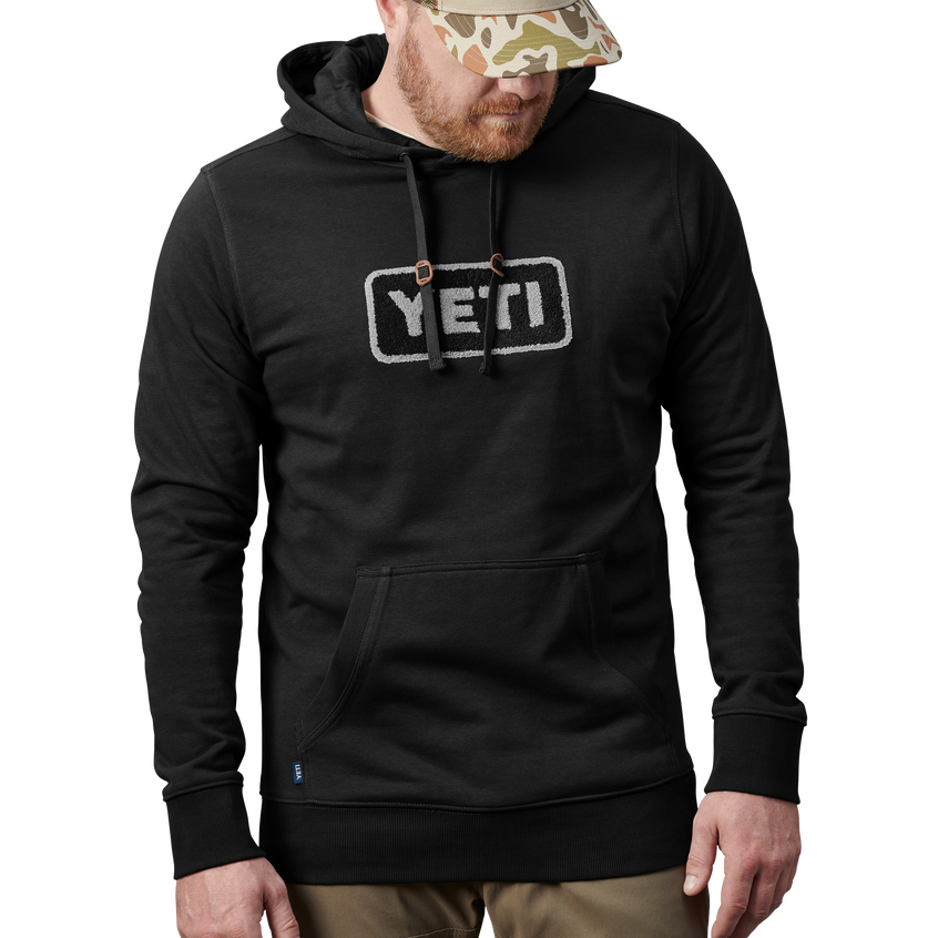 https://eu.yeti.com/cdn/shop/products/YETI_2H21_M_FTerry_Hoodie_Pullover_Elevated_Black_On-Body_Front_03370_B.png?v=1660118582&width=846