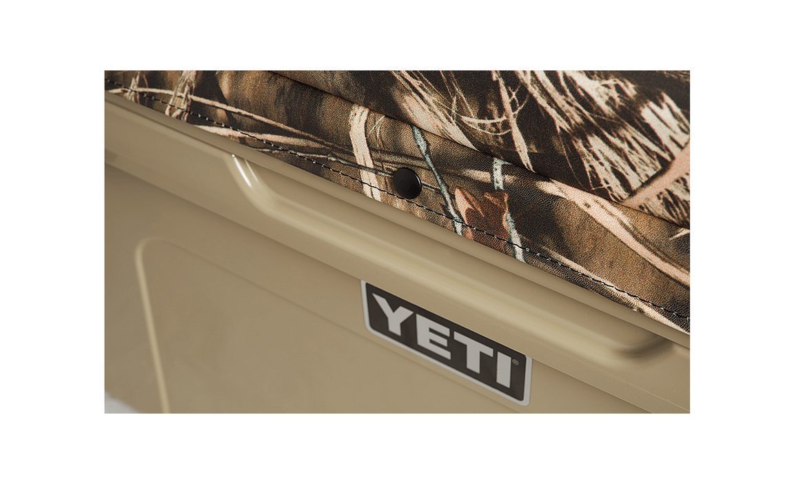 Yeti tundra 65 store camo limited edition